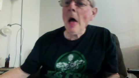 Snapshot of tinyjunkbigbelly chatting on January 13, 2025, 1:34 am tinyjunkbigbelly online show from January 13, 2025, 1:34 am