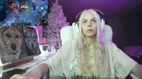 stage Kylie Sinner  brand CLITBAIT online show from November 27, 2025, 12:24 am