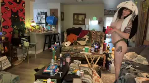tinytitties online show from June 5, 2026, 3:29 pm