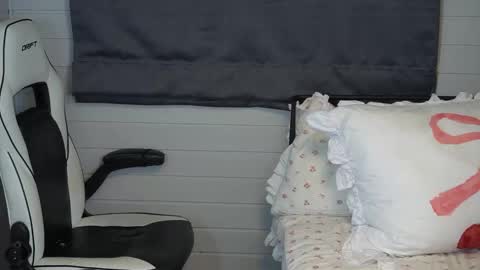 Snapshot of tinyxstar chatting on October 1, 2025, 7:09 pm Lili online show from October 1, 2025, 7:09 pm