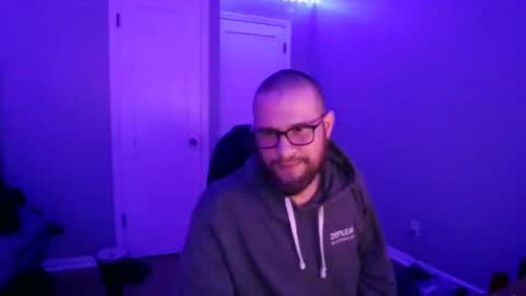 Snapshot of tippertonight chatting on December 18, 2024, 6:10 am tippertonight online show from December 18, 2024, 6:10 am