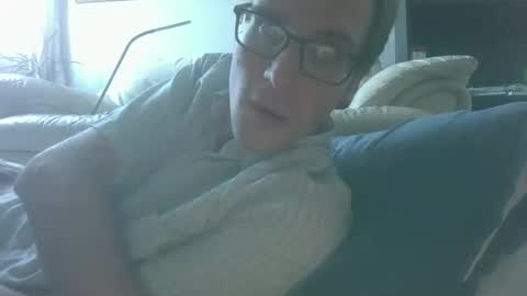 titlovercums online show from December 5, 2025, 5:31 pm