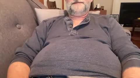 Snapshot of tjbear101 chatting on February 15, 2025, 10:42 pm tjbear101 online show from February 15, 2025, 10:42 pm