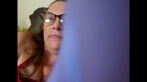 Snapshot of tmstro chatting on October 3, 2025, 8:33 am tmstro online show from October 3, 2025, 8:33 am