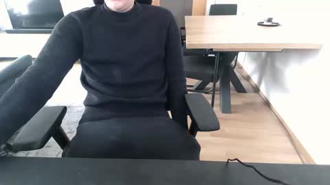 tobisk online show from November 1, 2025, 7:32 am