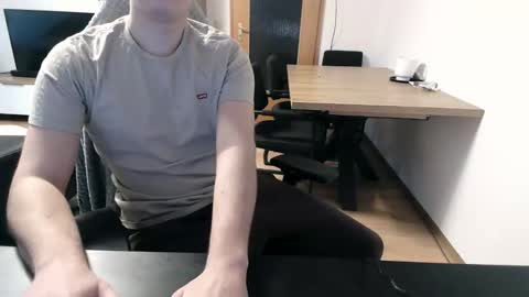 Snapshot of tobisk chatting on March 1, 2026, 6:48 am tobisk online show from March 1, 2026, 6:48 am