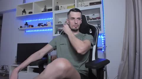 Snapshot of toddclaytonn chatting on November 6, 2025, 2:12 am Todd online show from November 6, 2025, 2:12 am