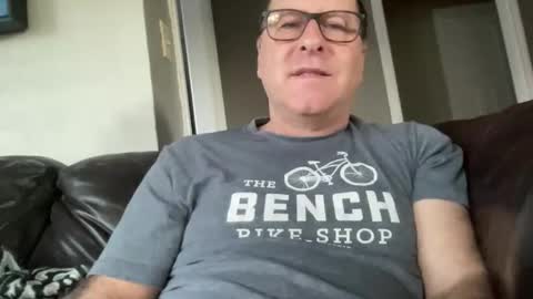 Joshua1983 online show from November 4, 2025, 3:33 pm