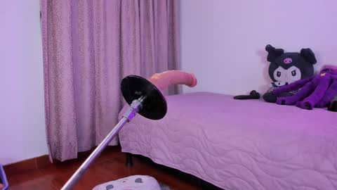   Independent model online show from February 22, 2025, 5:23 am