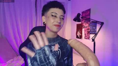  Halsey  Sofii  online show from October 18, 2025, 7:53 am