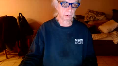 tom112292014 online show from December 30, 2024, 3:36 am