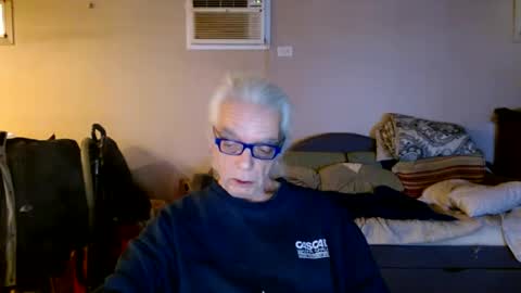 tom112292014 online show from December 31, 2024, 3:20 pm