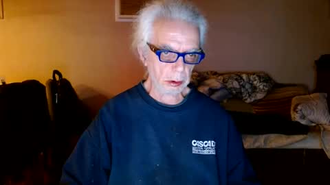 tom112292014 online show from January 5, 2025, 4:04 am