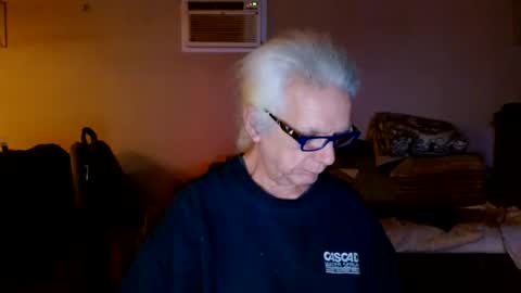 tom112292014 online show from January 5, 2025, 11:55 pm