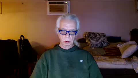 tom112292014 online show from January 17, 2025, 3:55 am