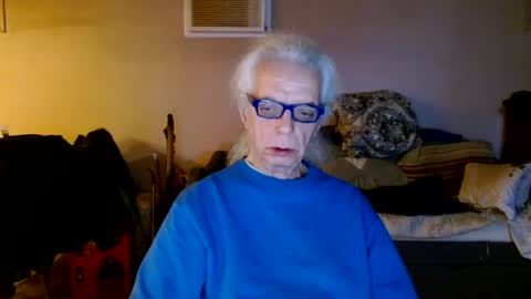 tom112292014 online show from January 26, 2025, 5:34 am