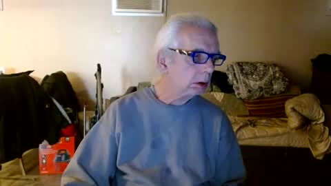 tom112292014 online show from February 26, 2025, 7:05 pm