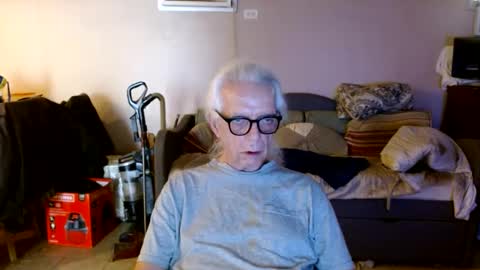 tom112292014 online show from September 15, 2025, 5:57 pm