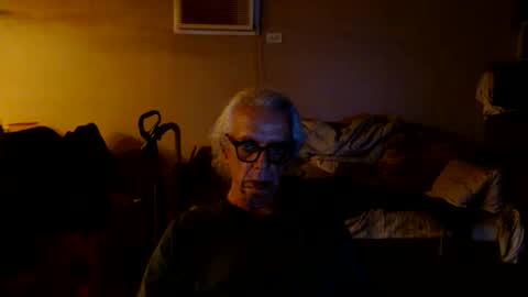 tom112292014 online show from September 26, 2025, 2:04 am