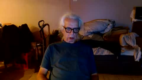 tom112292014 online show from October 15, 2025, 1:00 pm