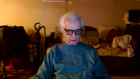 tom112292014 online show from December 21, 2025, 7:54 pm