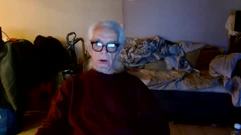 tom112292014 online show from April 4, 2026, 1:19 pm