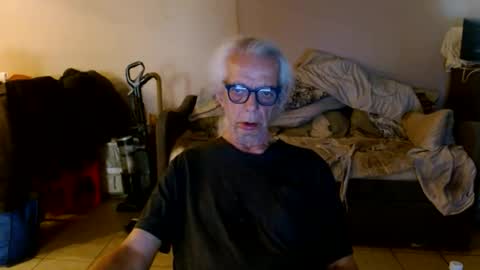 tom112292014 online show from May 17, 2026, 8:05 pm