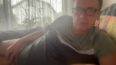 Snapshot of tom6644 chatting on October 17, 2025, 2:52 pm Tom online show from October 17, 2025, 2:52 pm