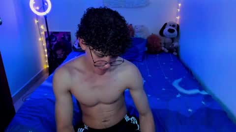 Tom Blue online show from April 1, 2026, 1:06 am