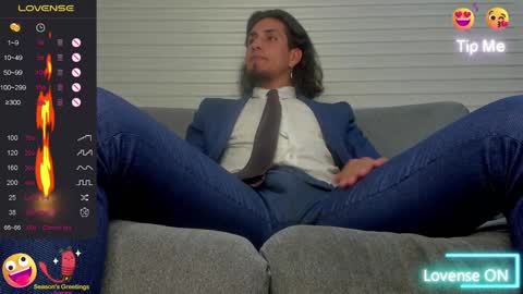 Snapshot of tom_blunt96 chatting on December 3, 2024, 5:53 am TOM online show from December 3, 2024, 5:53 am