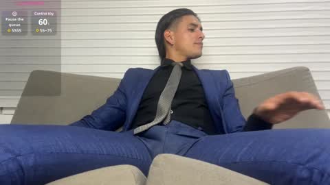 Snapshot of tom_blunt96 chatting on January 21, 2025, 2:22 am TOM online show from January 21, 2025, 2:22 am