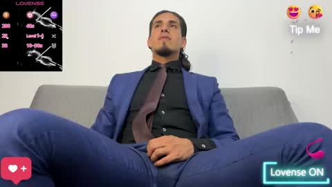 Snapshot of tom_blunt96 chatting on September 23, 2025, 2:14 am TOM online show from September 23, 2025, 2:14 am