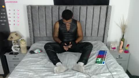 Snapshot of tom_brown12 chatting on December 13, 2024, 10:23 pm Tom online show from December 13, 2024, 10:23 pm