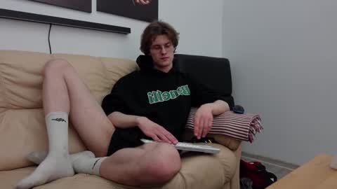 tom online show from December 18, 2024, 10:57 pm