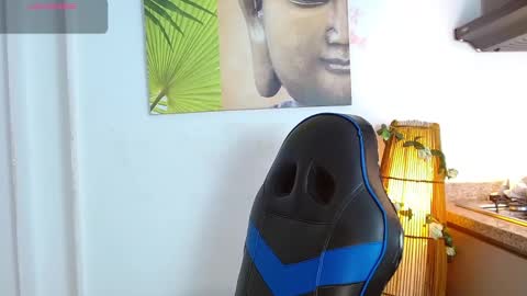 Tom muscle1 online show from December 27, 2024, 2:33 pm