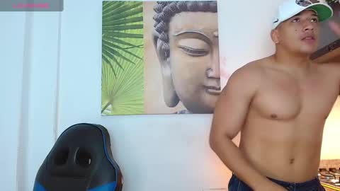 Tom muscle1 online show from January 8, 2025, 3:17 pm