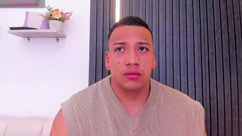 Tom muscle1 online show from September 18, 2025, 11:45 am