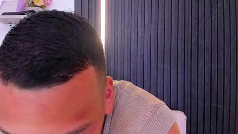 Tom muscle1 online show from September 25, 2025, 11:58 am