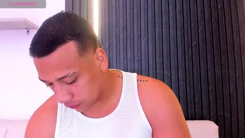 Tom muscle1 online show from October 29, 2025, 11:56 am