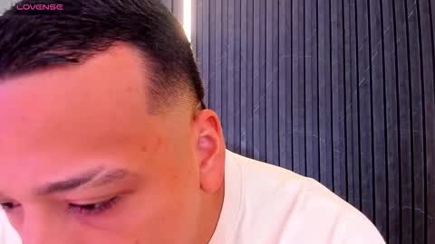 Tom muscle1 online show from November 4, 2025, 12:04 pm