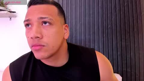 Tom muscle1 online show from November 6, 2025, 11:55 am