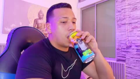 Tom muscle1 online show from November 17, 2025, 7:41 pm