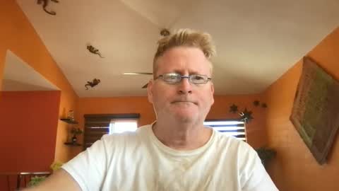 Snapshot of tomascausa chatting on February 26, 2026, 8:08 pm Hola online show from February 26, 2026, 8:08 pm