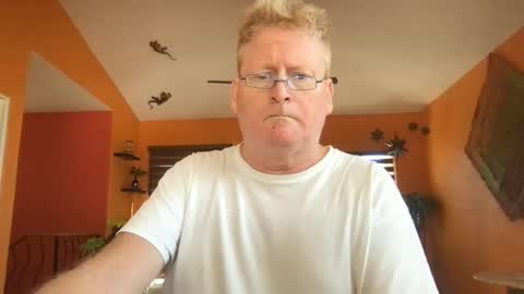 Snapshot of tomascausa chatting on March 1, 2026, 4:20 pm Hola online show from March 1, 2026, 4:20 pm