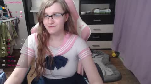 Snapshot of tomato_tease chatting on September 19, 2025, 7:03 pm tomato_tease online show from September 19, 2025, 7:03 pm