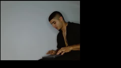 tomaz_18 online show from January 13, 2026, 12:38 am