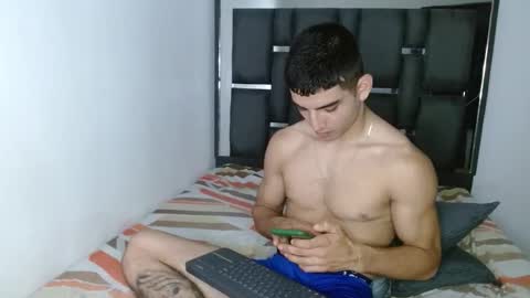 tomaz_18 online show from March 26, 2026, 8:47 pm
