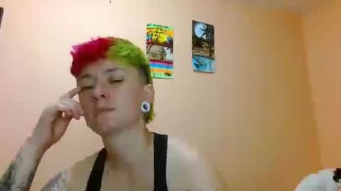 Snapshot of tomboyblue chatting on August 2, 2026, 4:11 am Blue online show from August 2, 2026, 4:11 am