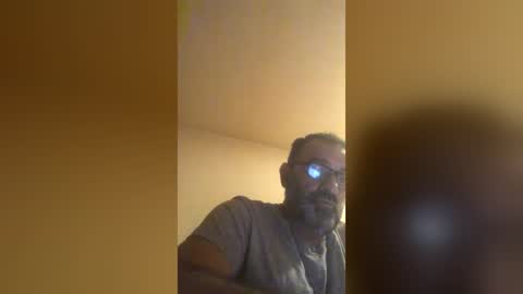Snapshot of tomcop11111 chatting on July 25, 2026, 12:42 am tomcop11111 online show from July 25, 2026, 12:42 am