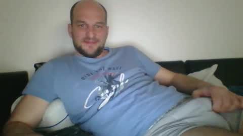 tome55555 online show from February 12, 2026, 9:32 pm